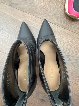 Botines de tacón negros con malla