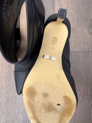 Botines de tacón negros con malla