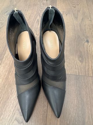 Botines de tacón negros con malla