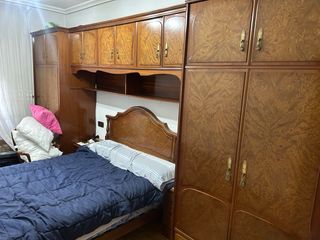Dormitorio completo madera oscura