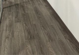 Tarima flotante gris