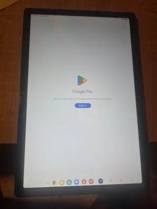 Tablet Samsung Negra con Protector mas funda