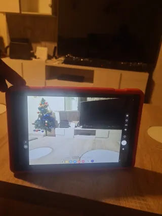 Tablet Samsung Negra con Protector mas funda