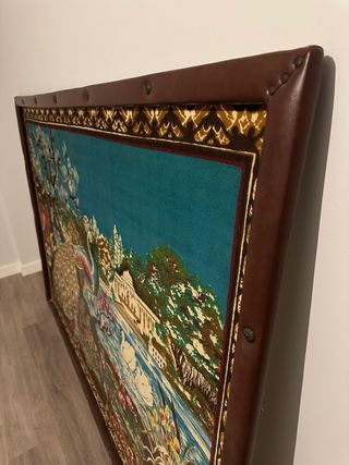 Tapiz Marco Acolchado Paisaje y Pavo Real.
