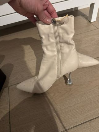 Botines de tacón beige