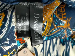 Pañuelo Donatzelli estampado 91x91. Poliéster 100%