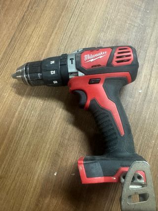 Taladro Milwaukee M18
