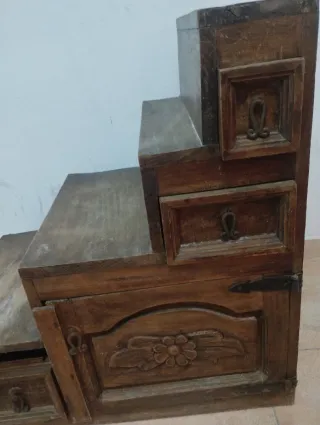 Mueble escalonado de madera