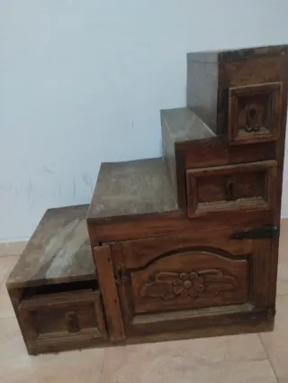 Mueble escalonado de madera