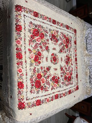 Manton de Manila Artesanía Textil Sevilla