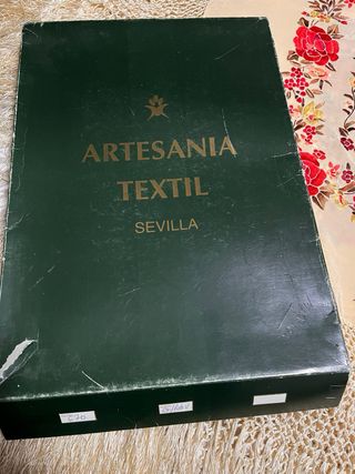 Manton de Manila Artesanía Textil Sevilla