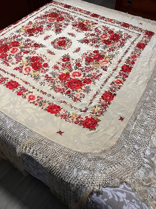 Manton de Manila Artesanía Textil Sevilla