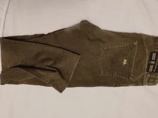 Pantalón de pana verde oliva