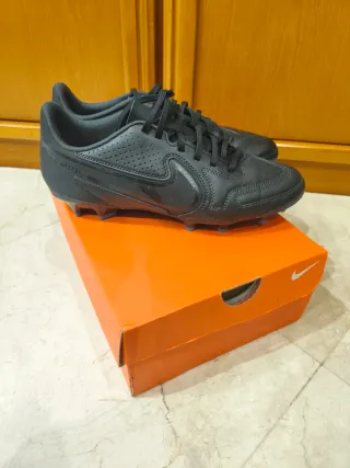 Botas de fútbol Nike Tiempo Legend 9 Club Fg/Mg