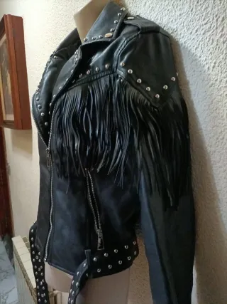 Chaqueta Biker Negra Tachuelas Flecos
