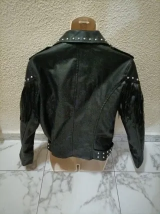 Chaqueta Biker Negra Tachuelas Flecos