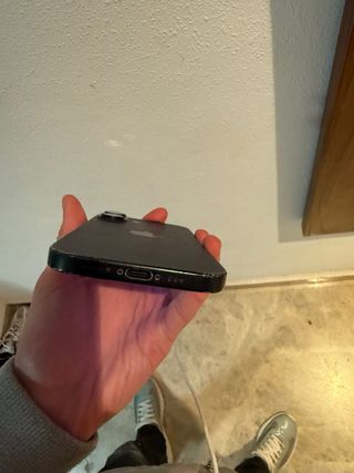 iPhone 16 , precio no negociable.