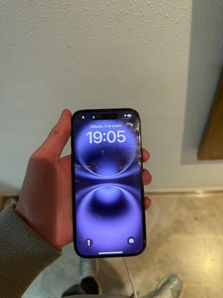 iPhone 16 , precio no negociable.