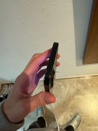 iPhone 16 , precio no negociable.