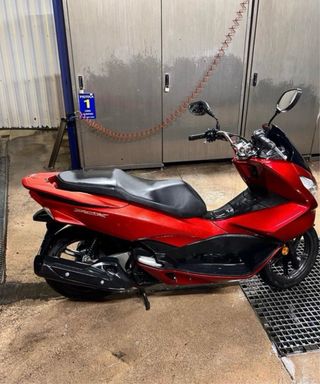 Honda PCX 125 Roja 2017 Menos de 21.000km