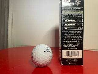 Bolas de Golf TaylorMade y Wilson