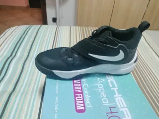 Scarpe Nike nere e bianche misura 40
