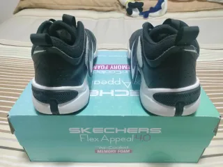 Scarpe Nike nere e bianche misura 40