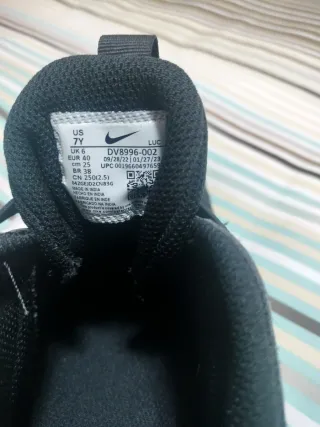 Scarpe Nike nere e bianche misura 40