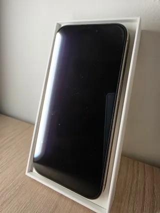 iPhone 15 Pro Titanio 87% Salud de la batería