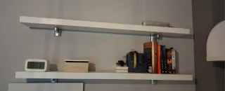 Dormitorio juvenil morado y blanco