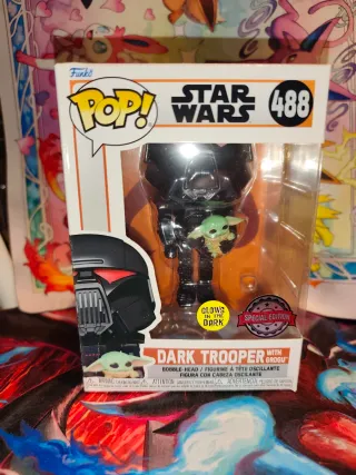 Funko Pop! Star Wars Dark Trooper con Grogu 488