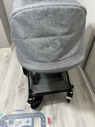 Bugaboo Fox 2 con 2 cubiertas, colchoneta y bolso.