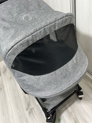 Bugaboo Fox 2 con 2 cubiertas, colchoneta y bolso.