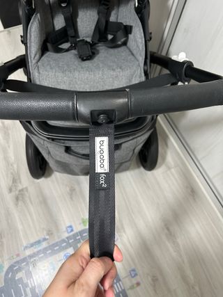 Bugaboo Fox 2 con 2 cubiertas, colchoneta y bolso.