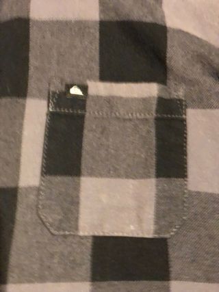 Camisa franela xs Quiksilver cuadros gris y negro