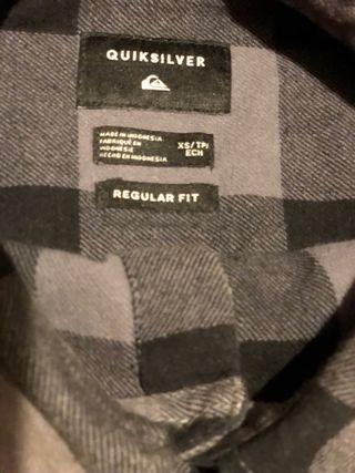 Camisa franela xs Quiksilver cuadros gris y negro