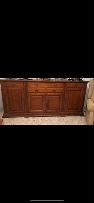 Aparador de madera marrón