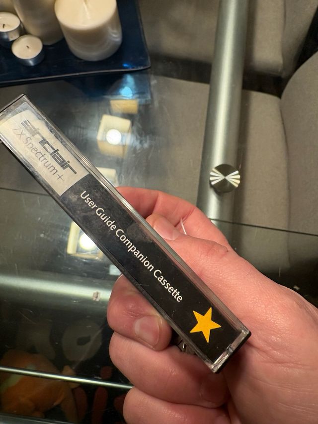 Sinclair ZX Spectrum+ guia de usuario  Cassette