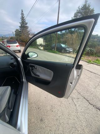 SEAT Ibiza 1.4 gasolina 2003 distintivo B