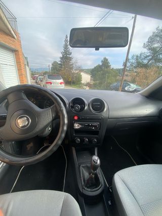 SEAT Ibiza 1.4 gasolina 2003 distintivo B