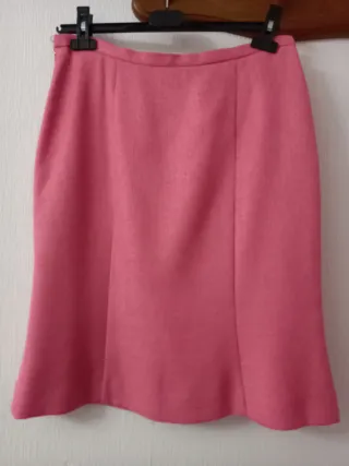 Conjunto chaqueta y falda rosa