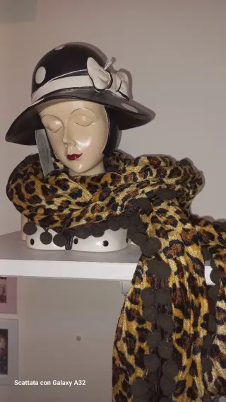 Sciarpa in velluto goffrato e seta