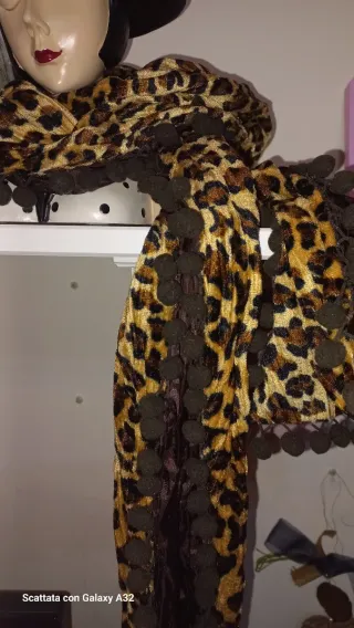 Sciarpa in velluto goffrato e seta