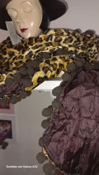 Sciarpa in velluto goffrato e seta
