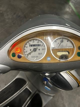 Piaggio Vespa Plata