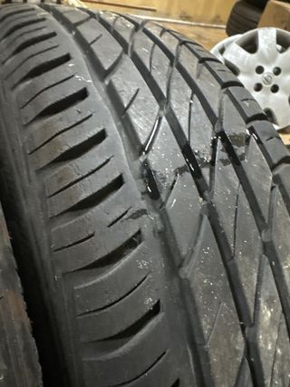 Se venden dos ruedas 195/65 R15 91H Eurotyre