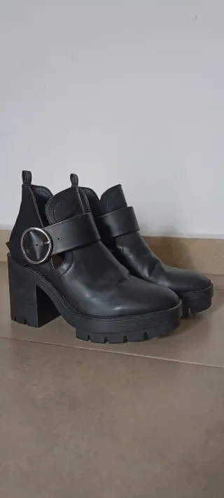 Botín Tacón Chunky Hebilla Negra