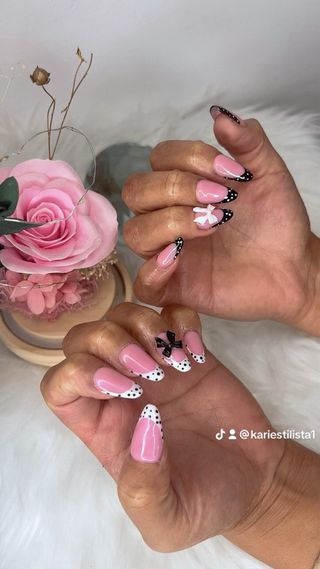 Uñas acrílicas oro y blanco negro