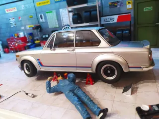 Maqueta BMW 2002 Turbo 1:18 Minichamps