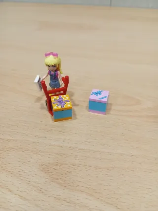 LEGO Friends: Servicio de Entrega de Regalos